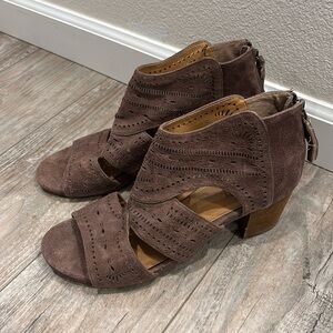 NOT RATED Santana Light Taupe Women's Ankle Boots Booties 10